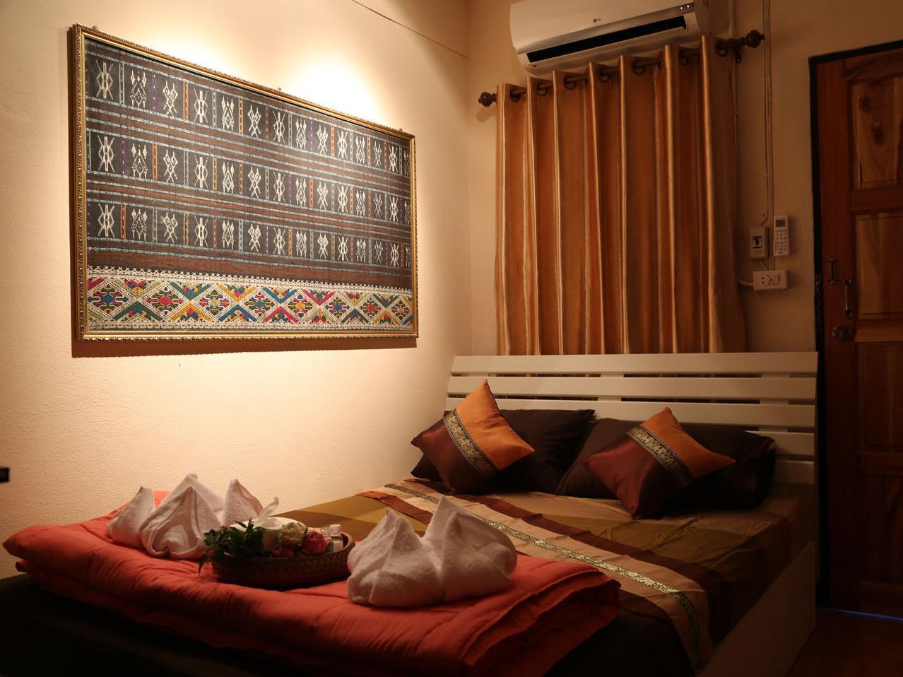 Golden Fort Guesthouse Chiang Mai Exterior photo