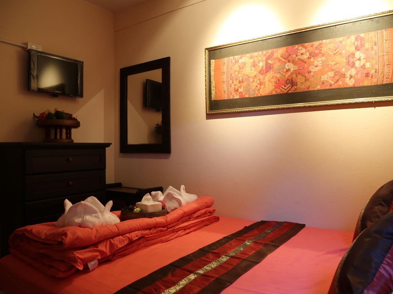 Golden Fort Guesthouse Chiang Mai Exterior photo