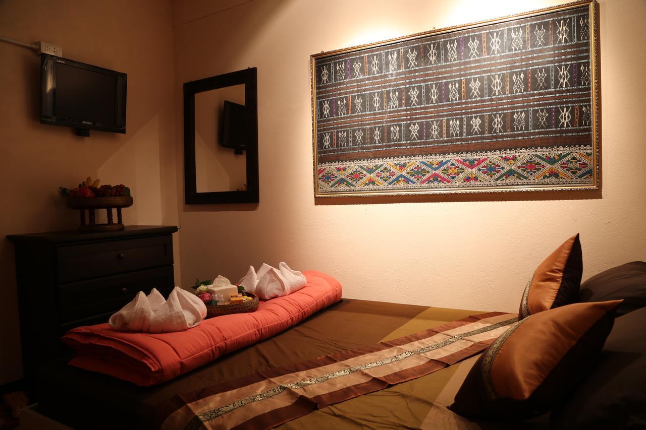 Golden Fort Guesthouse Chiang Mai Exterior photo
